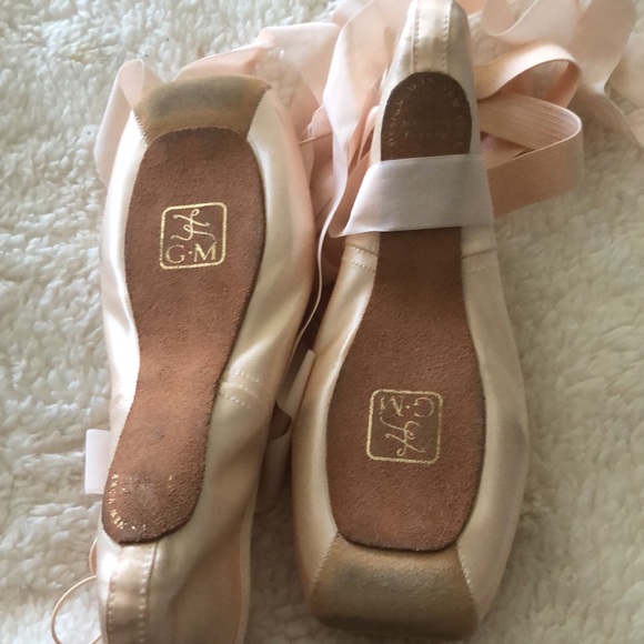 Gaynor Minden Shoes Gaynor Minden Pointe Shoes With Elastic And